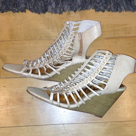 Caged Wedged Sandals - Picture 2 of 4